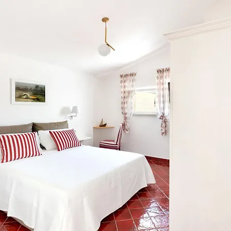 לינה וארוחת בוקר Don Leonardo - Pool And Wellness פולינאנו א מארה