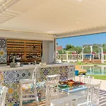 Don Leonardo - Pool And Wellness