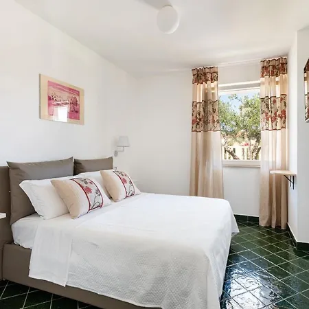 Don Leonardo - Pool And Wellness 4* פולינאנו א מארה