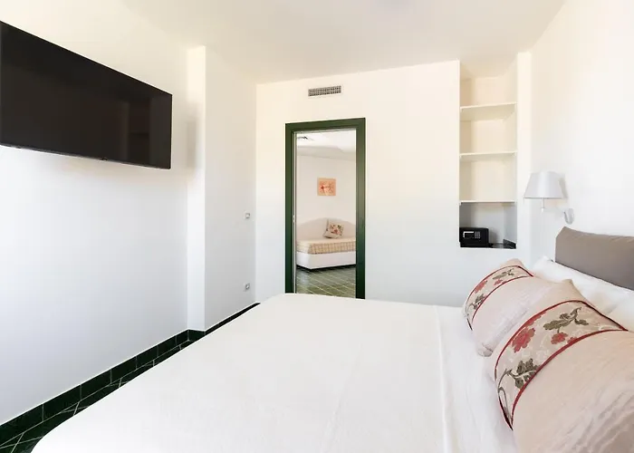 فندق مبيت وإفطار Don Leonardo - Pool And Wellness بولينيانو آ ماري